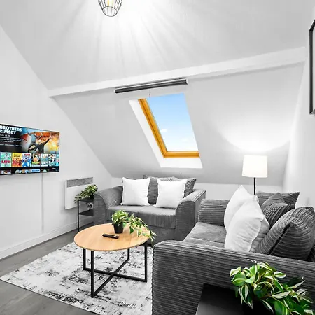 Luxury Apartment - Accommodates 4 - On Street Parking Available 2Cr Birmingham Extérieur photo