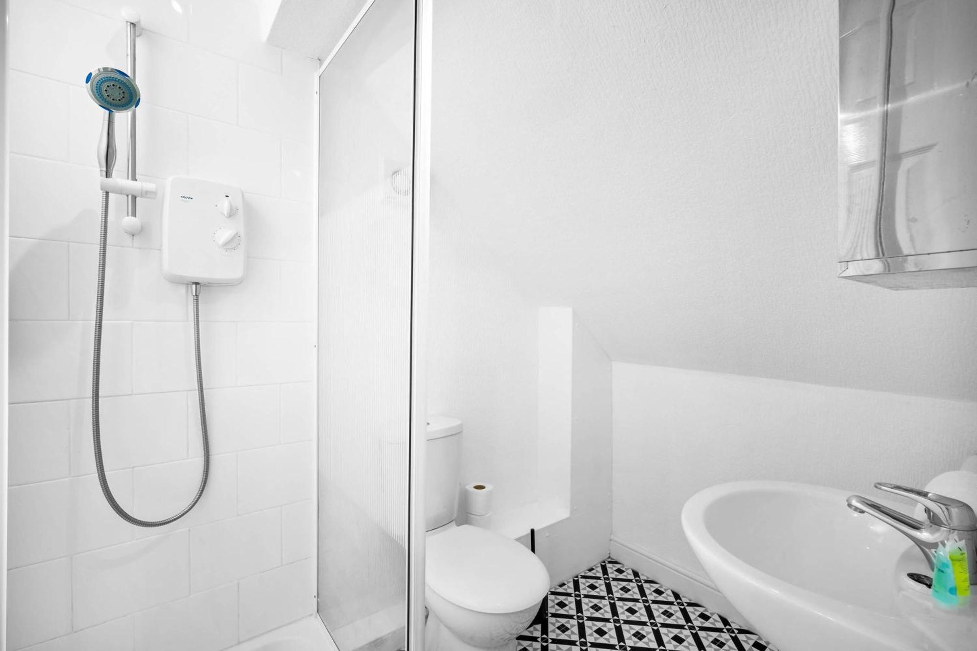 Luxury - Accommodates 4 - On Street Parking Available 2cr Appartement